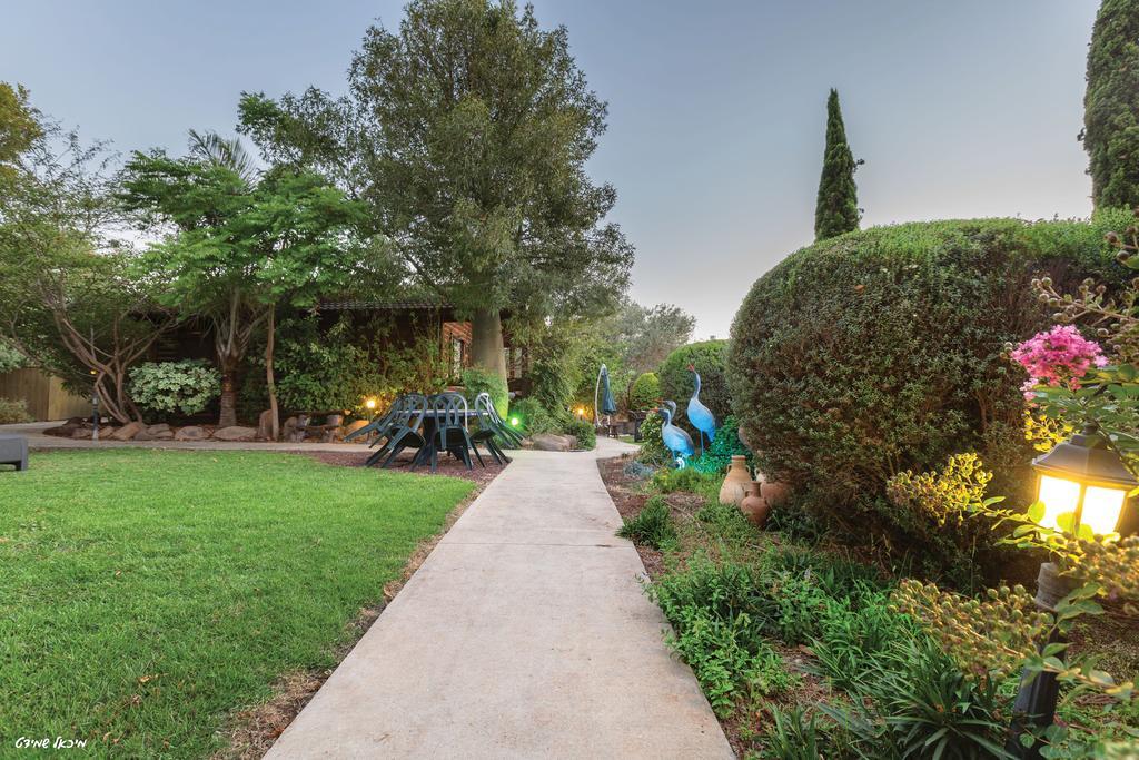 Musical Garden Cabins Ramot Exterior photo